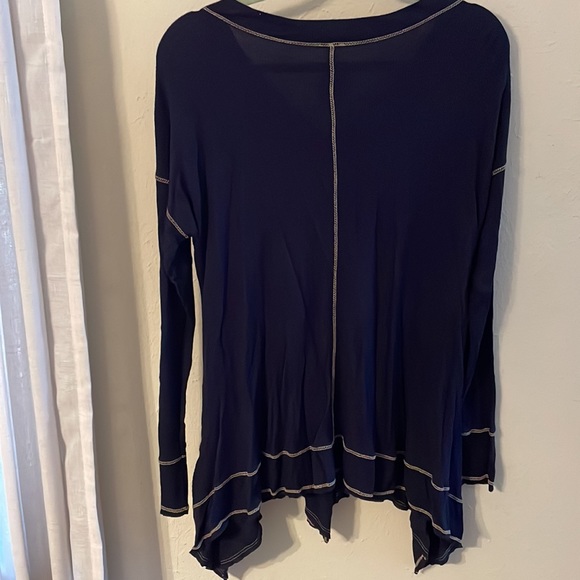 NWT navy Flamingo Urban blouse - Picture 6 of 6